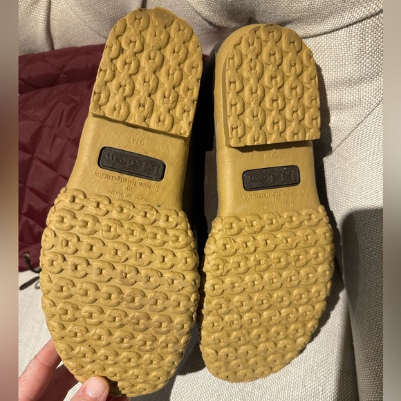 L.L. Bean Tall Quilted Nylon/Sherpa Duck Boots. Size 7. - Picture 8 of 8